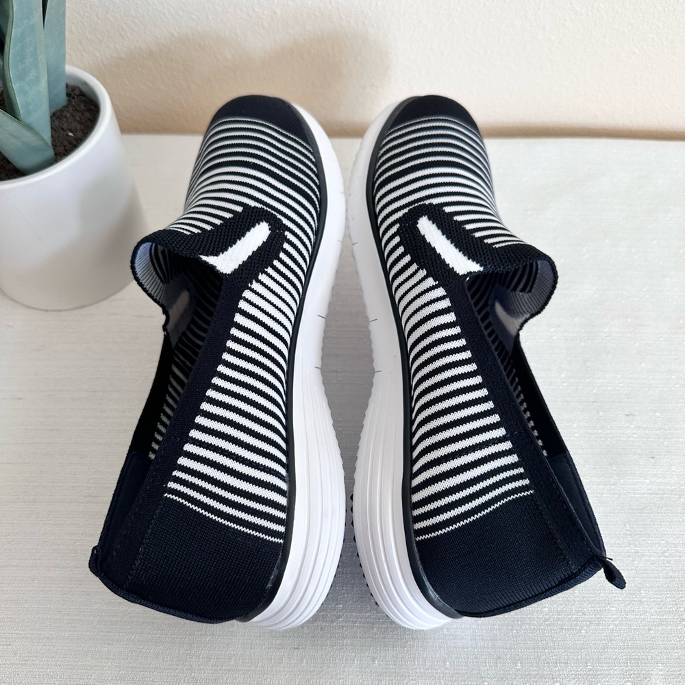 New Propet TravelFit Dark Navy/White Stripe Knit Slip On Sneakers Women’s 10 - Picture 7 of 12